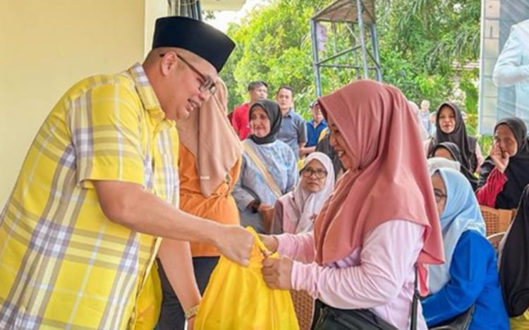 Ratusan Warga Terima Paket Sembako dari Kemas Faried Jelang Lebaran 1447 H