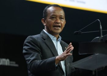 Bahlil Ungkap Fakta Mengejutkan: Ribuan Desa di Indonesia Masih Gelap, Anggaran Listrik Desa Naik Drastis