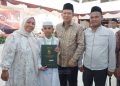 Ribuan Mata Saksikan Momen Haru Wisuda Akbar Darul Arifin, Bupati Muaro Jambi BBS: Pesantren Benteng Moral Generasi Bangsa