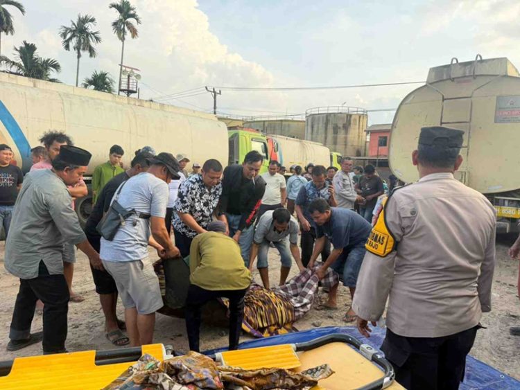 Tragis! Sopir Tangki CPO PT Pelita Tewas Terlindas Mobil Sendiri Saat Istirahat di Bawah Kendaraan di Muaro Jambi