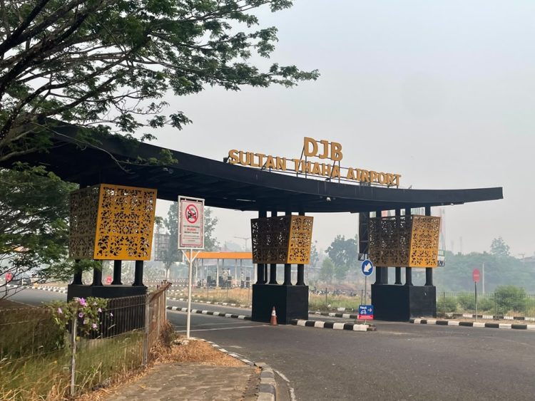 Kabut Asap Jambi Bikin Jarak Pandang Turun Jadi 800 Meter, Sejumlah Penerbangan Jakarta Kembali Terganggu