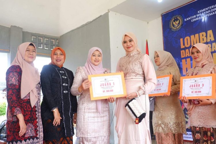 Wakil Ketua TP-PKK Kabupaten Muaro Jambi Novi astrianti Hadiri Peringatan Hari Ibu
