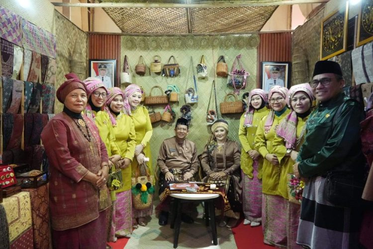 Bupati Muaro Jambi Bambang Bayu Suseno, Hadiri Rapat Paripurna Peringatan HUT ke-69 Provinsi Jambi