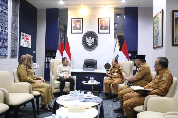 Bupati Muaro Jambi Audiensi dengan Wakil Menteri Dalam Negeri, Minta Dukungan Percepatan Pemekaran Desa