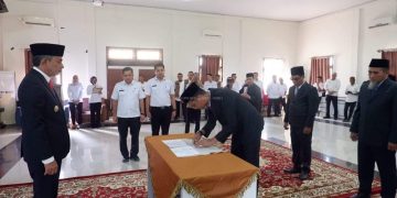 Wakil Bupati Kabupaten Muaro Jambi, Junaidi H Mahir, Lantik dan Ambil Sumpah Jabatan 4 Pejabat Administrator dan Pengawas di Lingkungan Pemkab Muaro Jambi